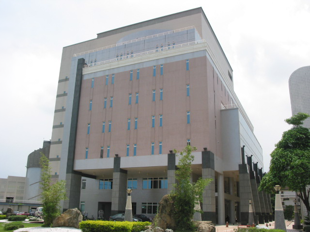 行政大樓與圖書館竣工照片
